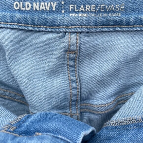 Old Navy Mid Rise Distressed Crop Flare Jeans Light Wash Sz 18 - Picture 3 of 10